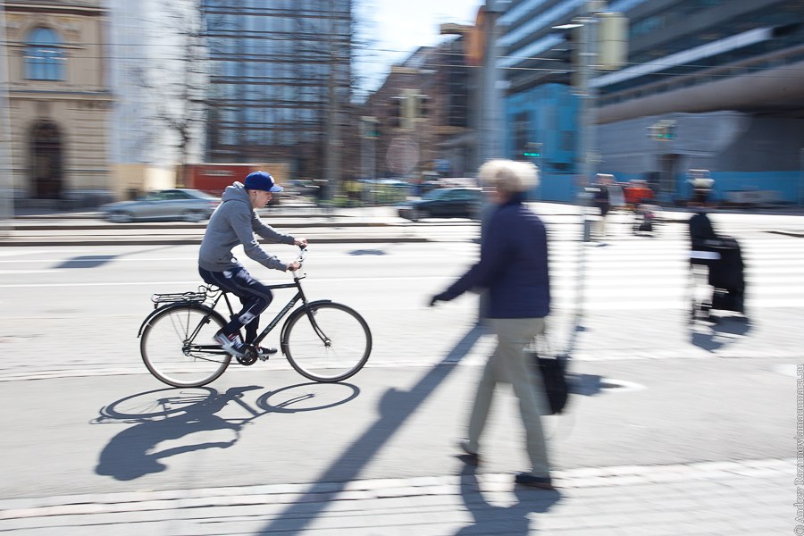 Хельсинки Helsinki велосипедист велодорожка